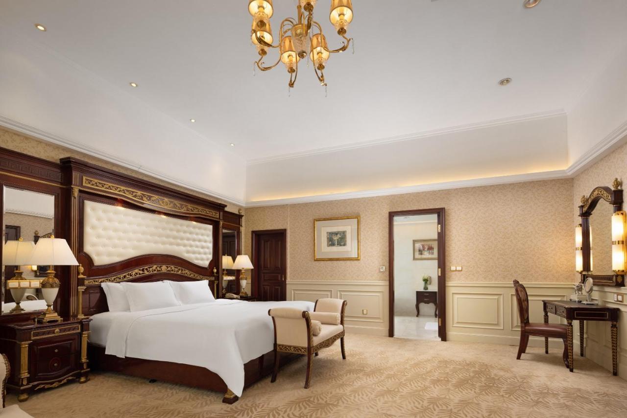 Crowne Plaza Hotel & Suites Landmark Shenzhen By Ihg - Nearby Luohu Border, Indoor Heated Swimming Pool, Complimentary Welcome Drink Eksteriør bilde